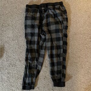 AE Men's Black and Gray Checkered PJ Pants
